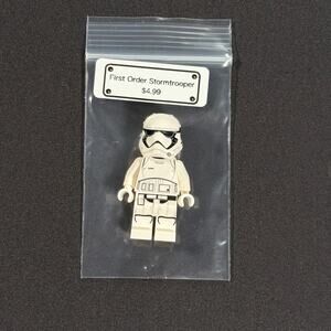 LEGO Star Wars SW0905 First Order Stormtrooper minifigure pointed mouth